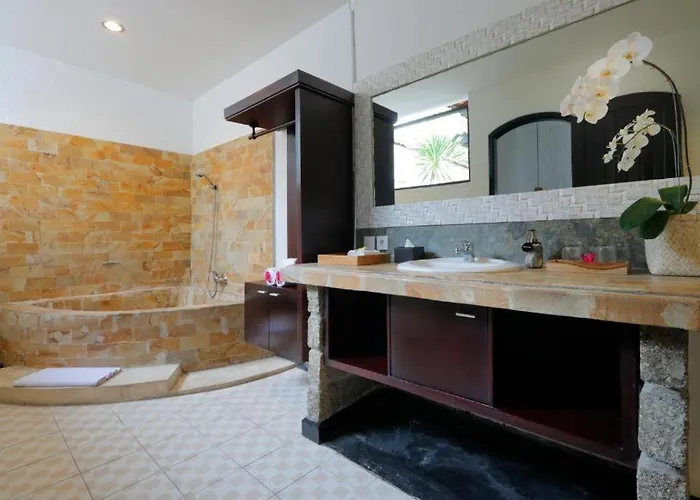Singgah By Lensa Hospitality Villa Seminyak